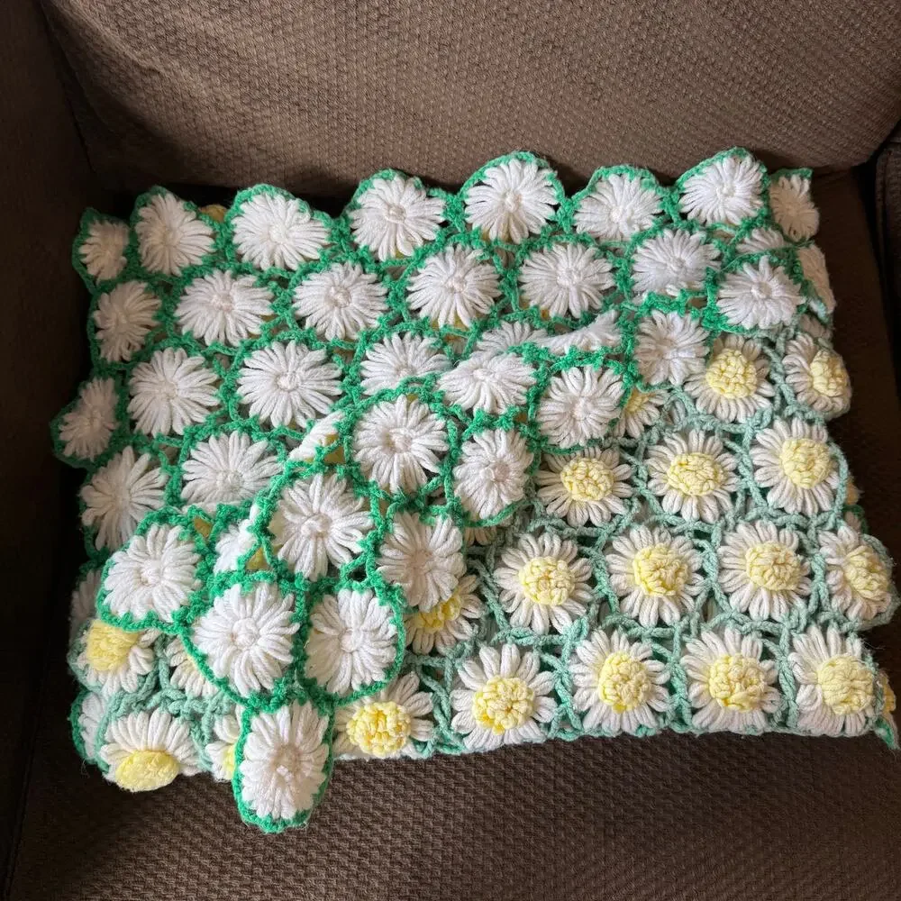 VTG Handmade Crocheted Throw Blanket Vibrant Daisy Flower Granny Square Afghan